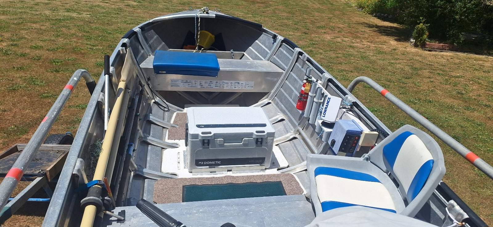 Bermuda Runabout 410 Salmon:All set to go.