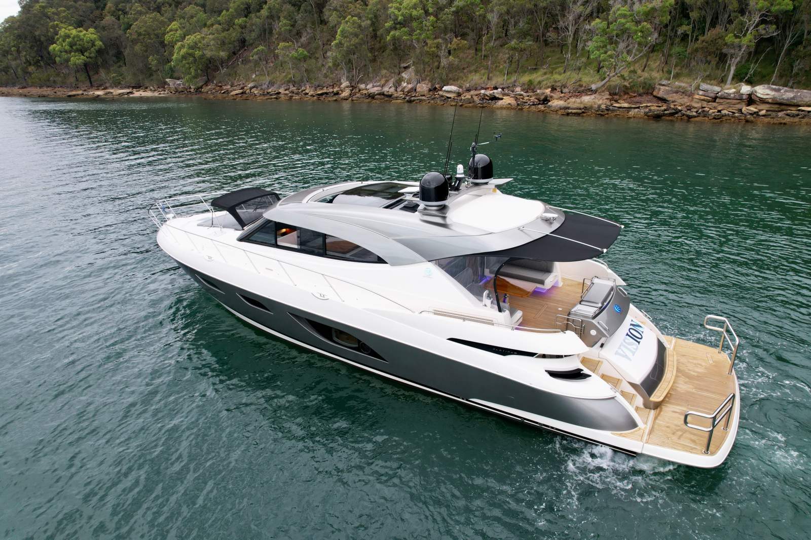 Riviera 6000 Sport Yacht Platinum Edition