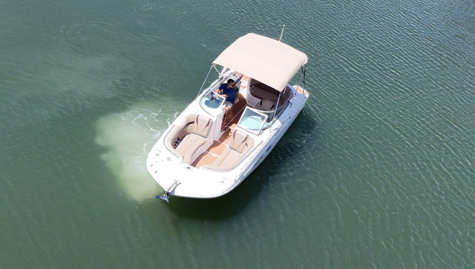Hurricane Sundeck 2400