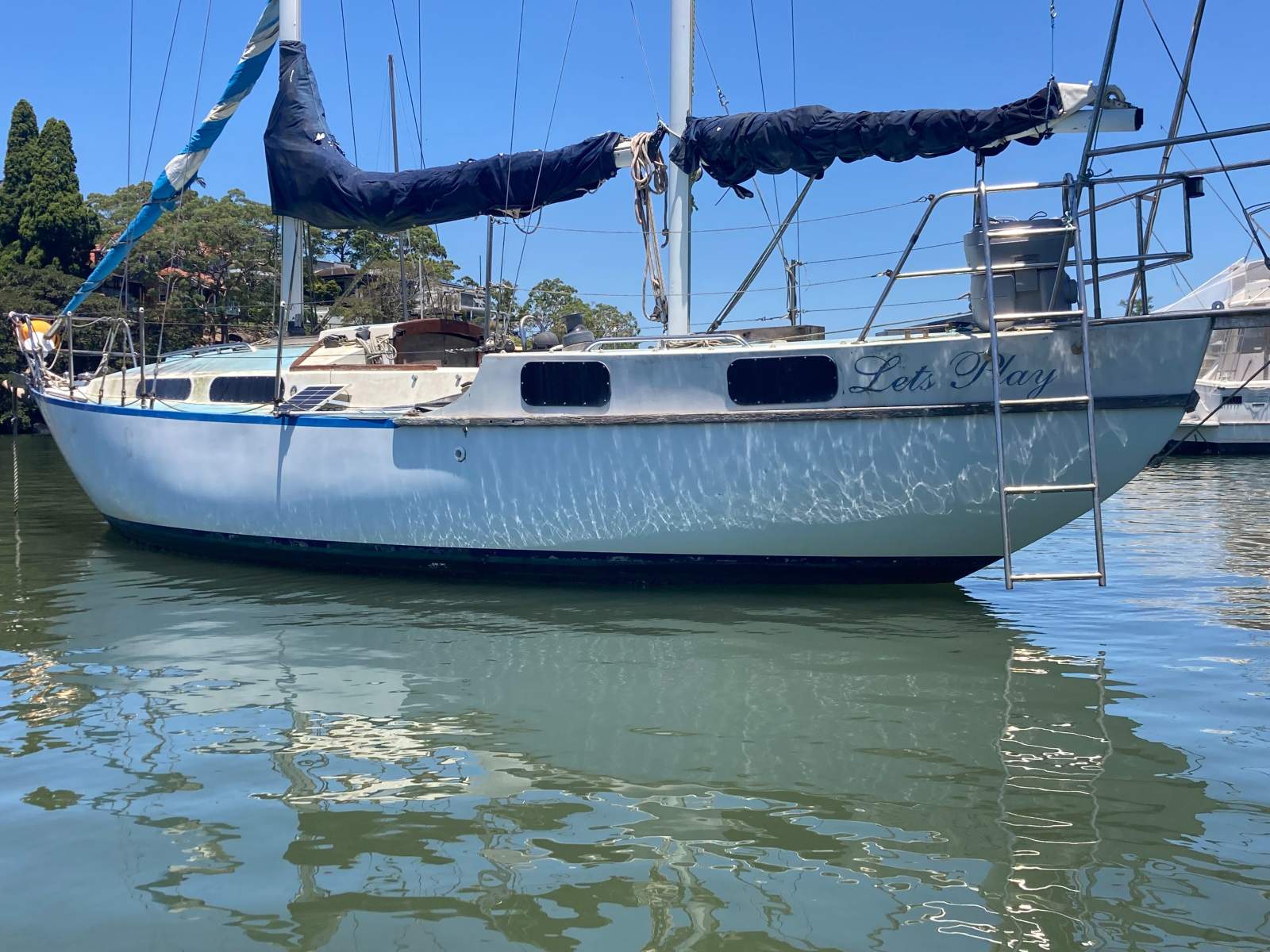 Manitou 32 Centre Cockpit Ketch Rigged Mooring Possible (Sydney Harbour)