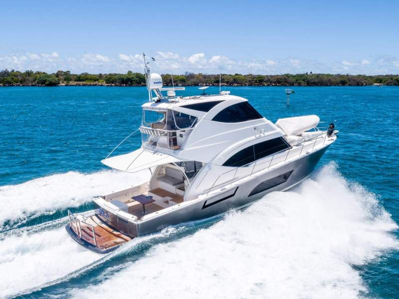 Riviera 53 Enclosed Flybridge