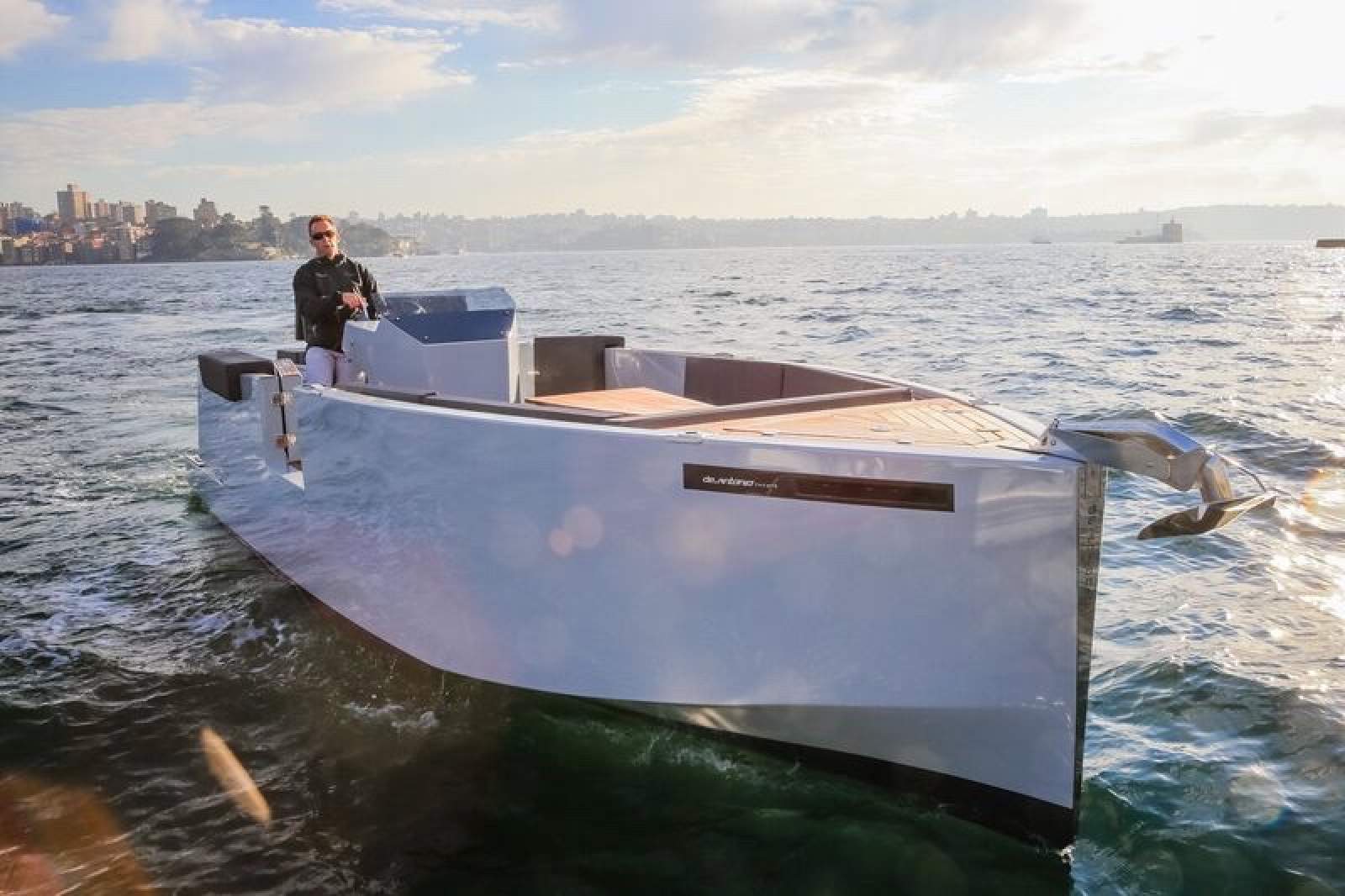 De Antonio Yachts D23-10