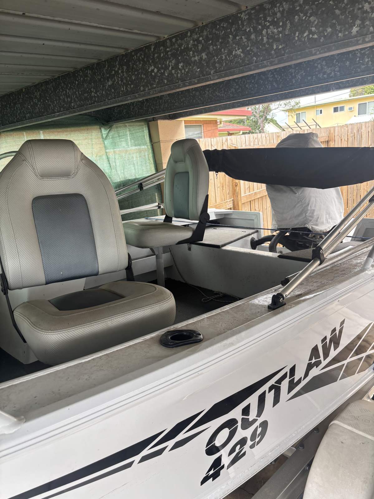 Stacer 429 Outlaw Side Console