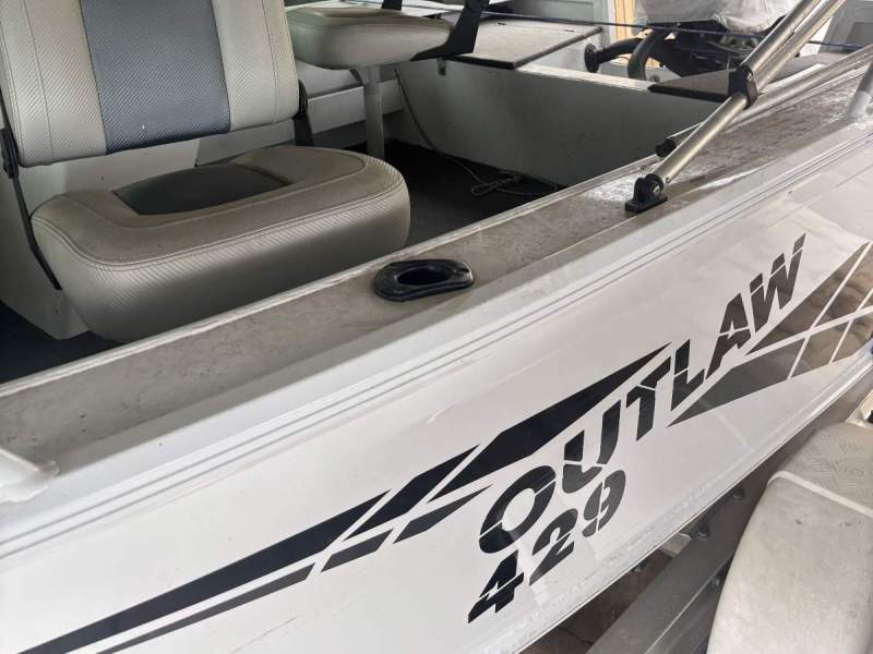 Stacer 429 Outlaw Side Console