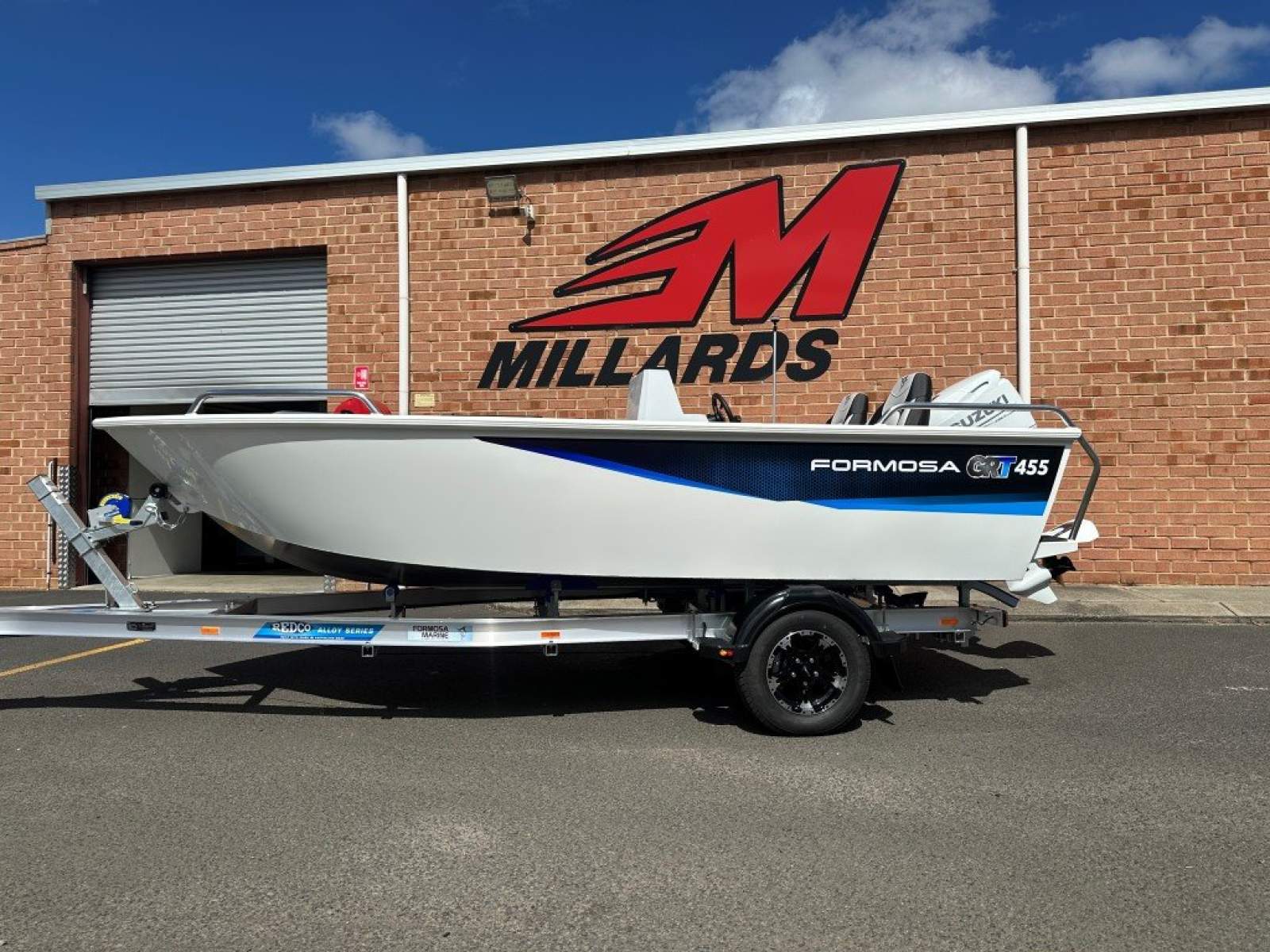 New Formosa 455 GRT Side Console