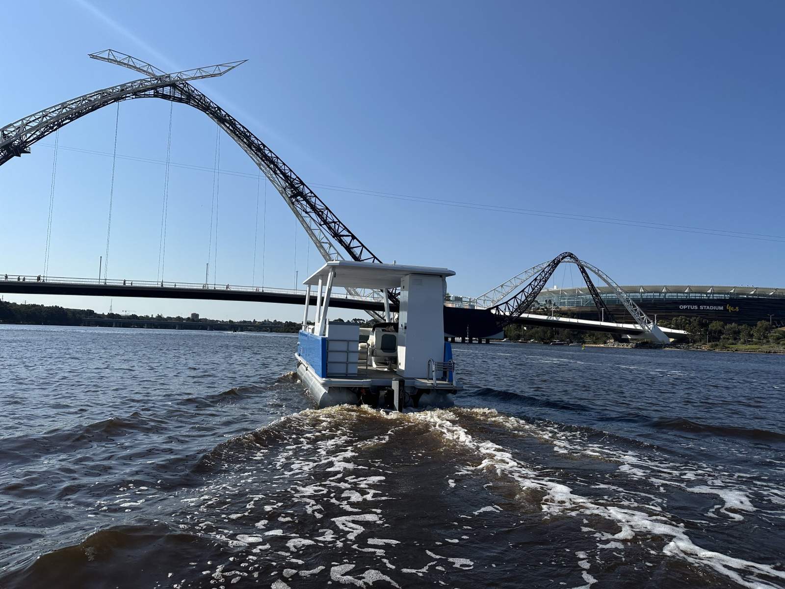 Paradise Blue Liesure Pontoon 27'