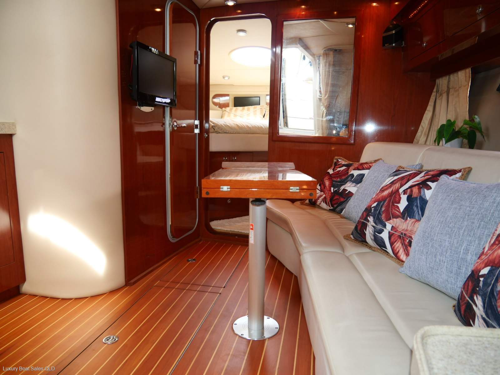 Regal 3560 Sports Cruiser