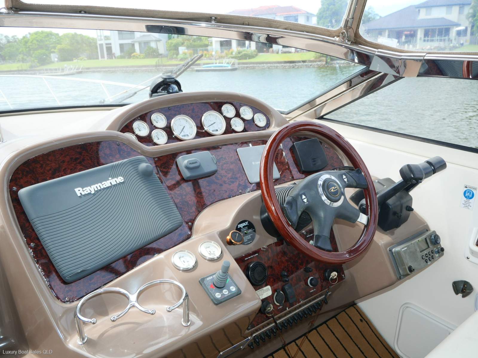 Regal 3560 Sports Cruiser