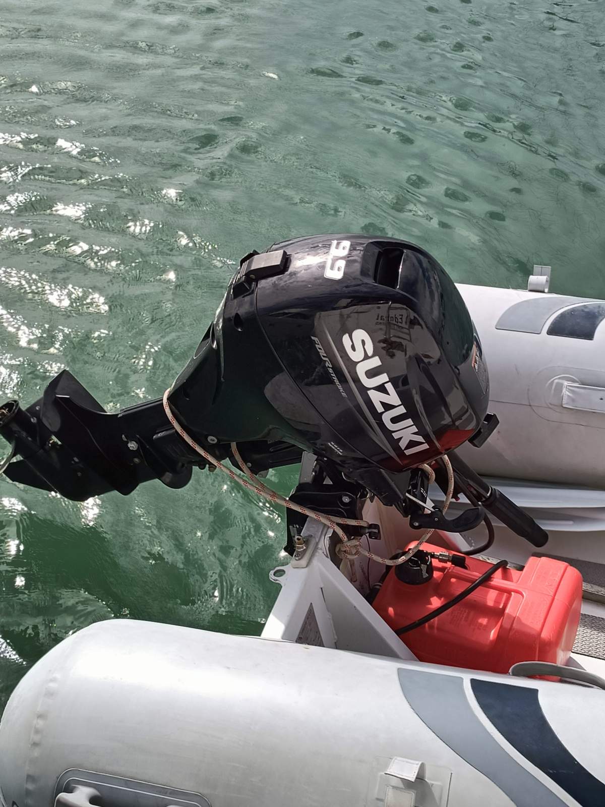 Suzuki 2024 4-stroke outboard