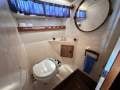 Thomascraft 35 Flybridge " NEW STYRE ENGINES ":Bathroom