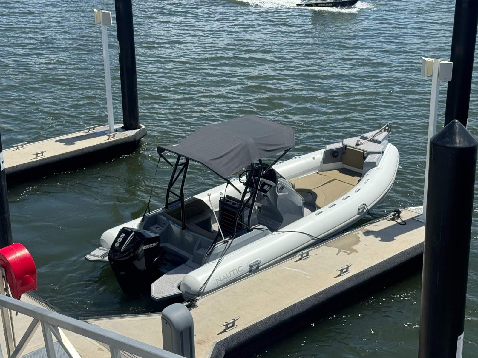 Nautic NM680:Image on Jetty