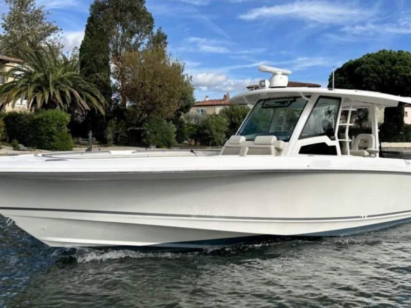Boston Whaler 380 Outrage