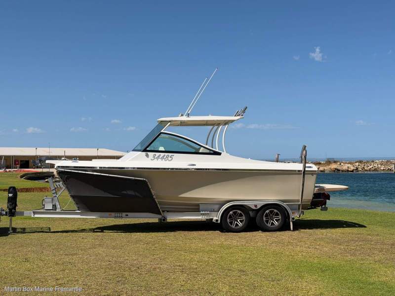 Caribbean Reef Runner 21 with 370Hp MerCruiser and Hamilton Jet Drive