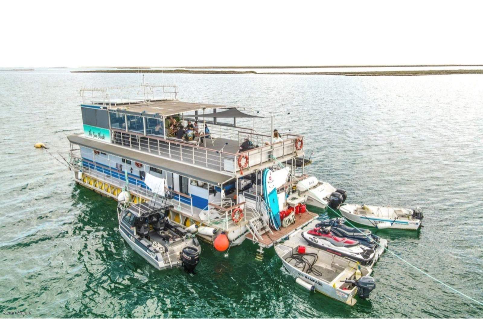 Custom Pontoon 18.3m