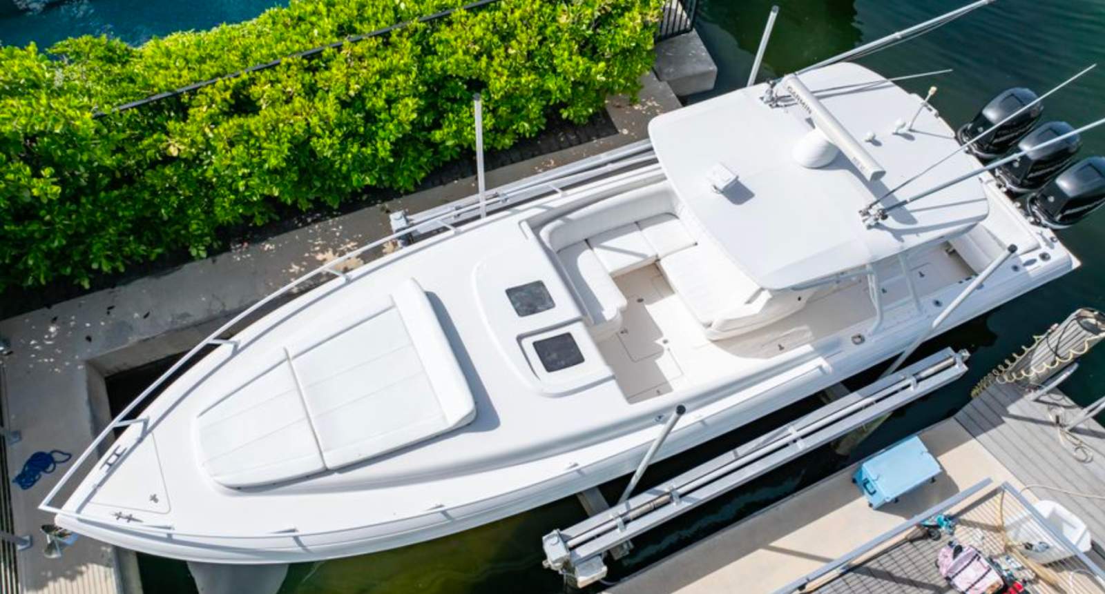 Intrepid 370 Cuddy INTREPID 370 CUDDY