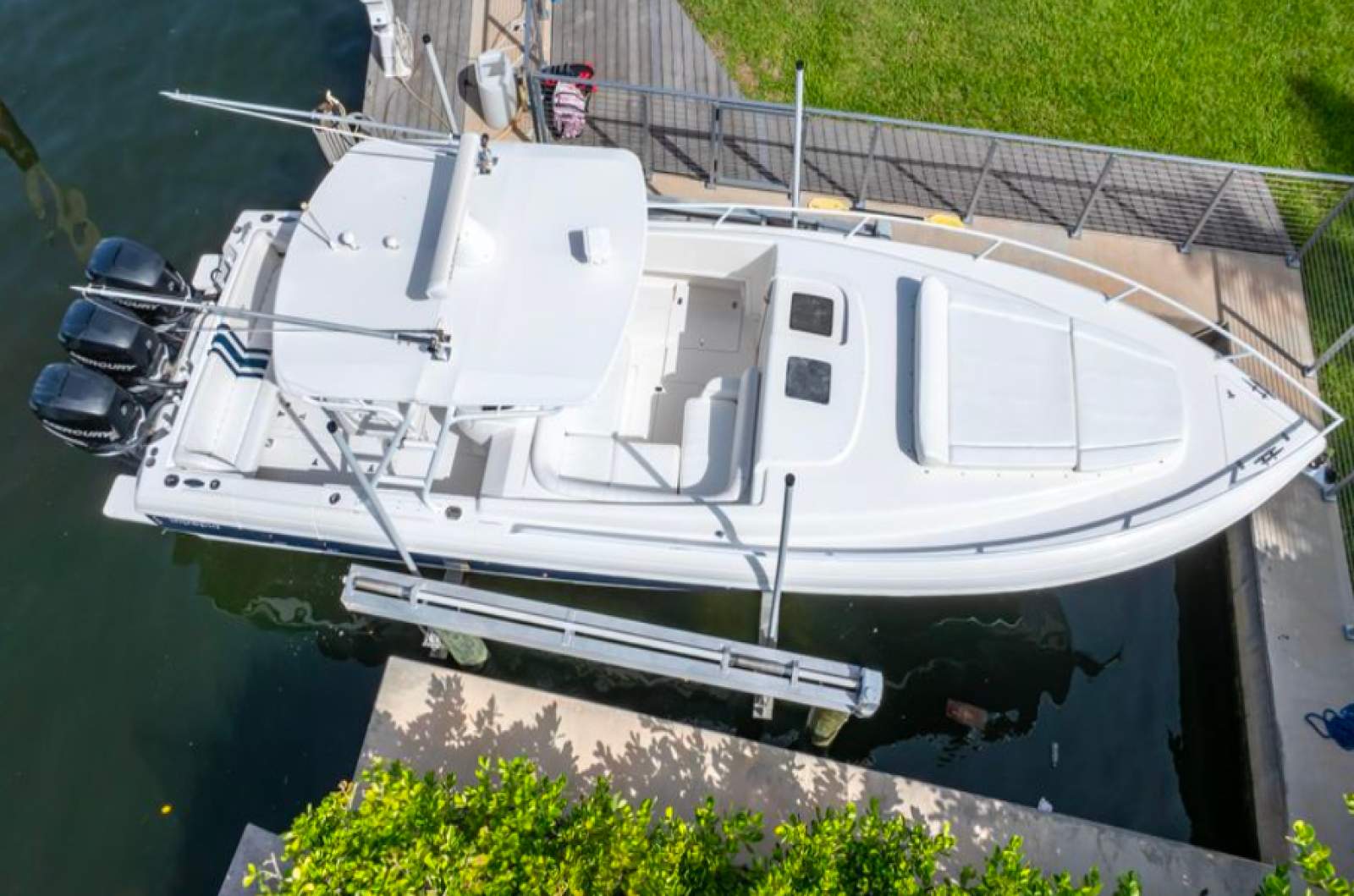 Intrepid 370 Cuddy INTREPID 370 CUDDY