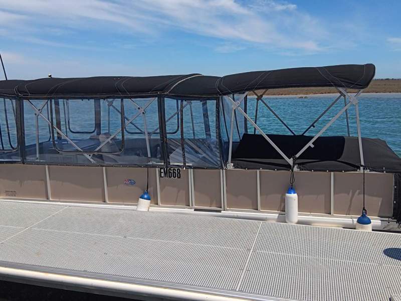 Runaway Bay Pontoon Boats 8m 2012 model