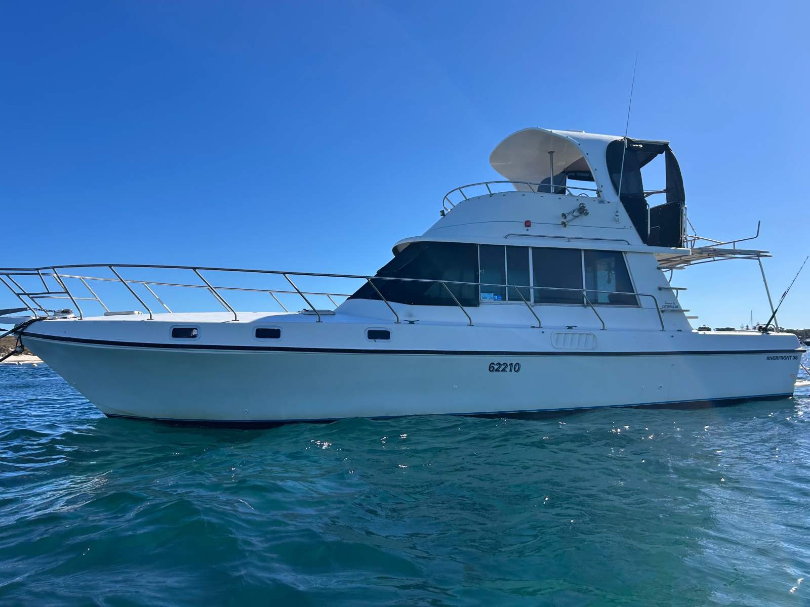 Riverfront 38 Flybridge Cruiser