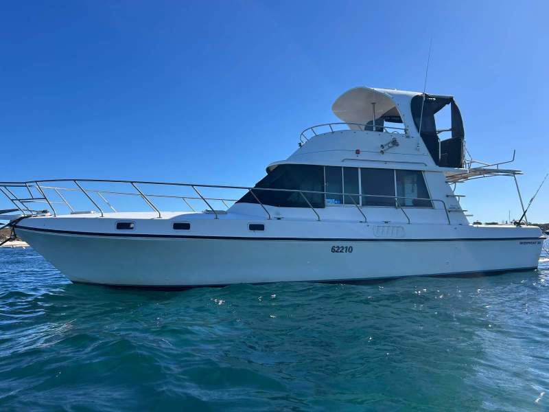 Riverfront 38 Flybridge Cruiser