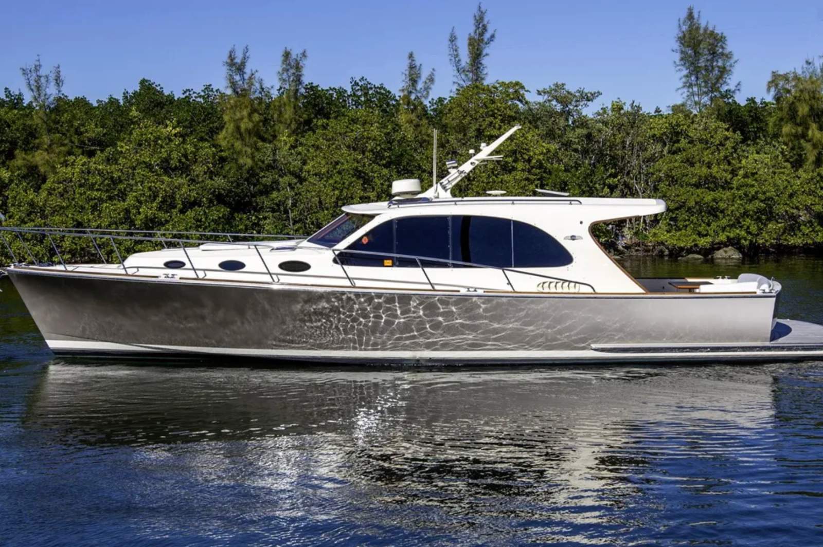 Palm Beach Motor Yachts 42