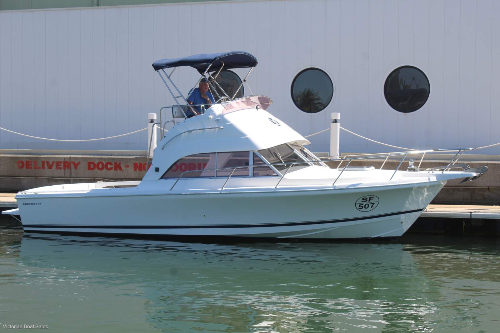 Caribbean 27 Flybridge Cruiser