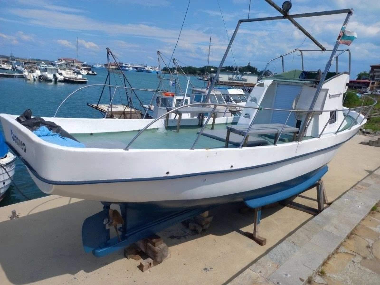 8.1m Motor Boat For Sale