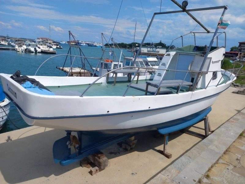 8.1m Motor Boat For Sale