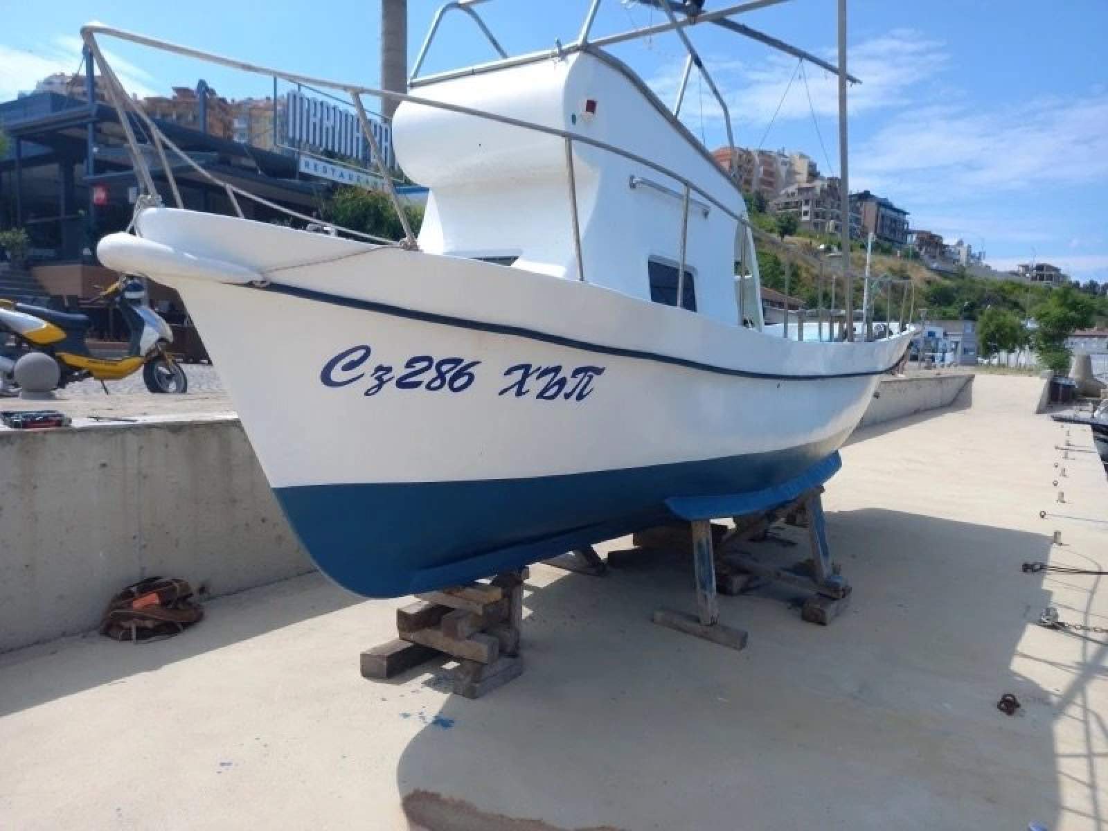 8.1m Motor Boat For Sale