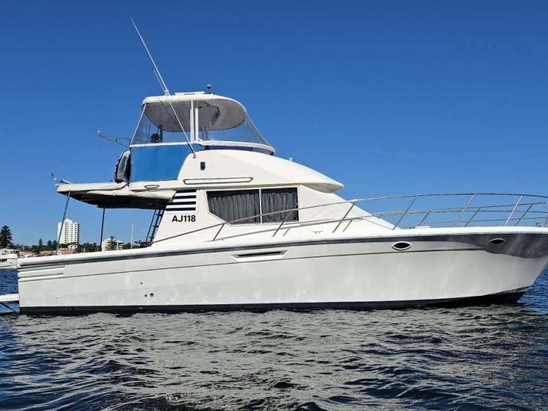 Northshore 42 Flybridge Cruiser