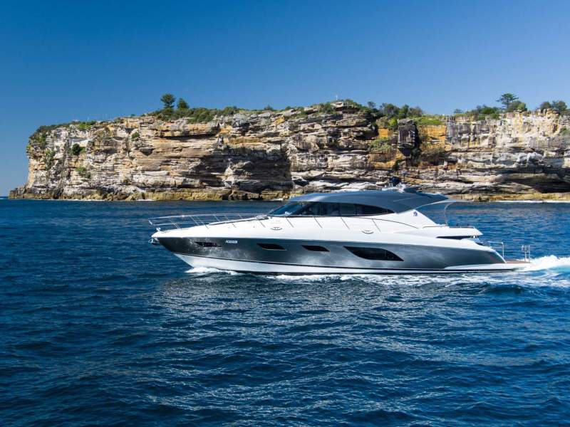 Riviera 6000 Sport Yacht Platinum Edition
