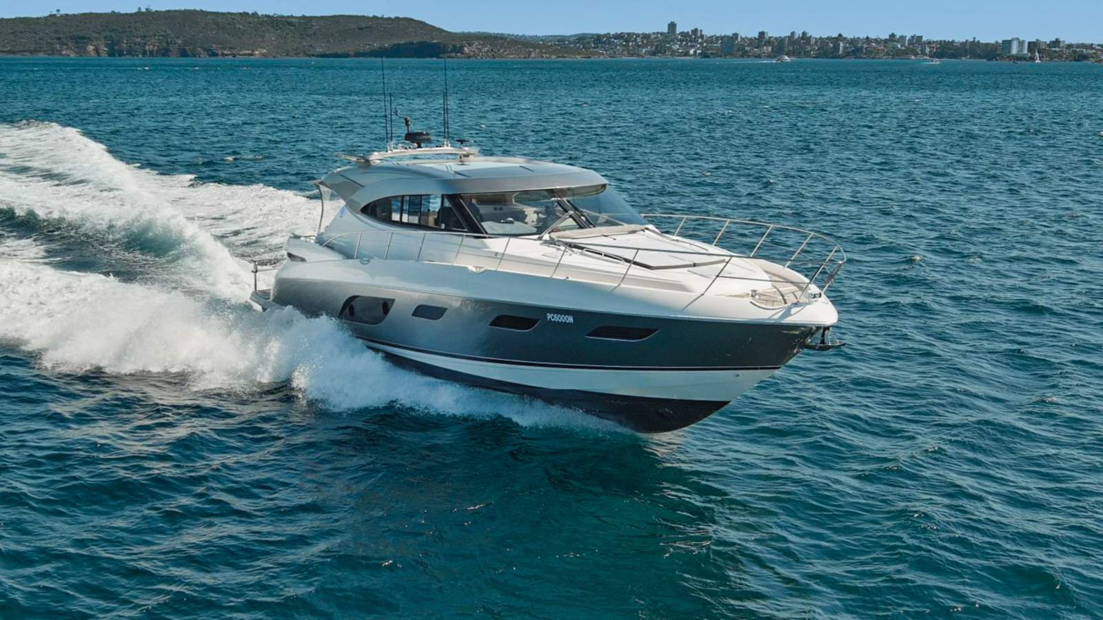 Riviera 6000 Sport Yacht Platinum Edition