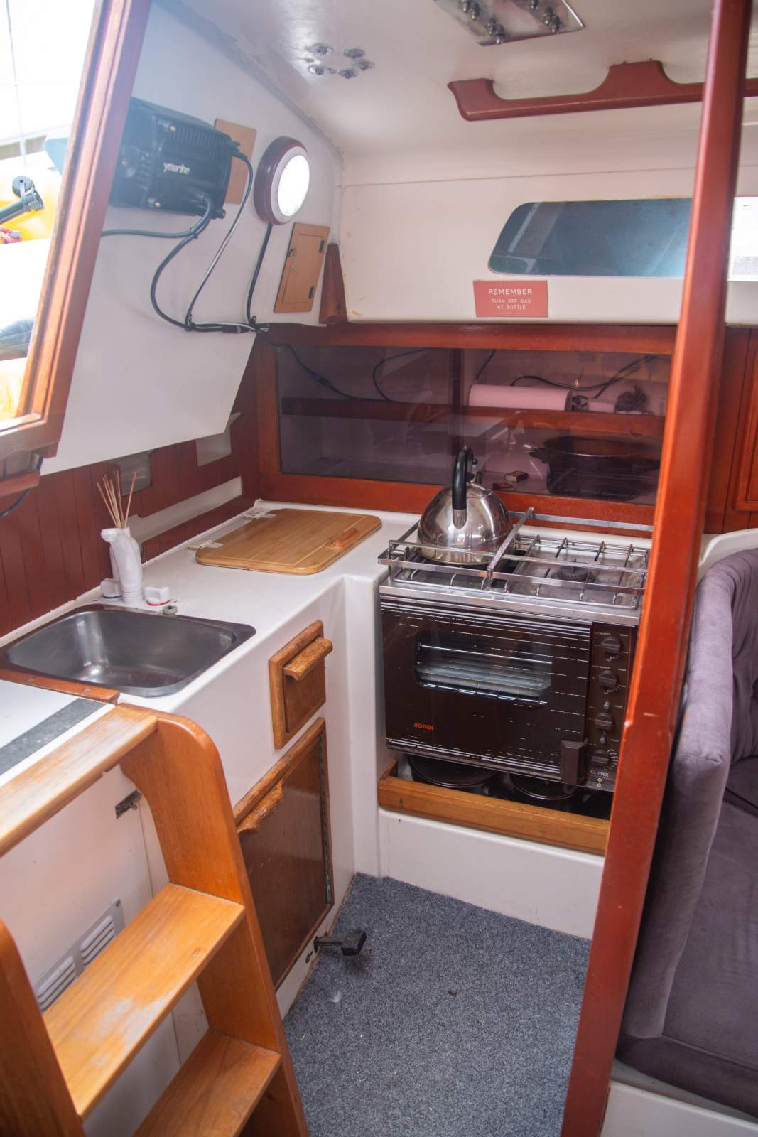 Traditional 30 EXTENSIVELY UPGRADED, IMPRESSIVE CRUISER/RACER! For Sale ...