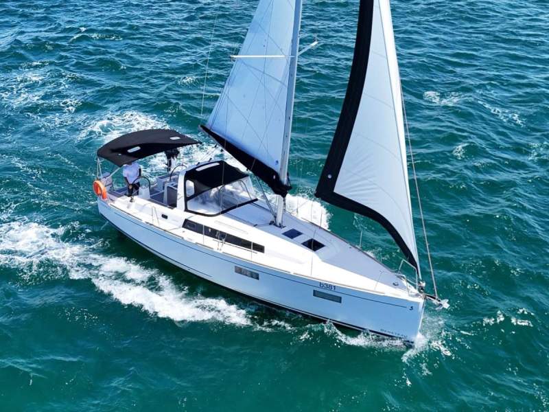 Beneteau Oceanis 38.1