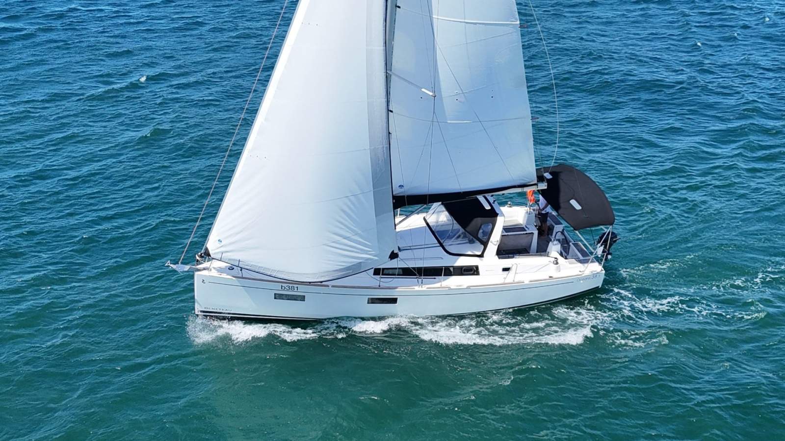 Beneteau Oceanis 38.1