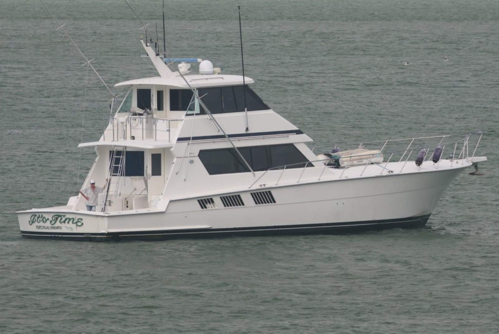 Hatteras 65 Sports Fisher
