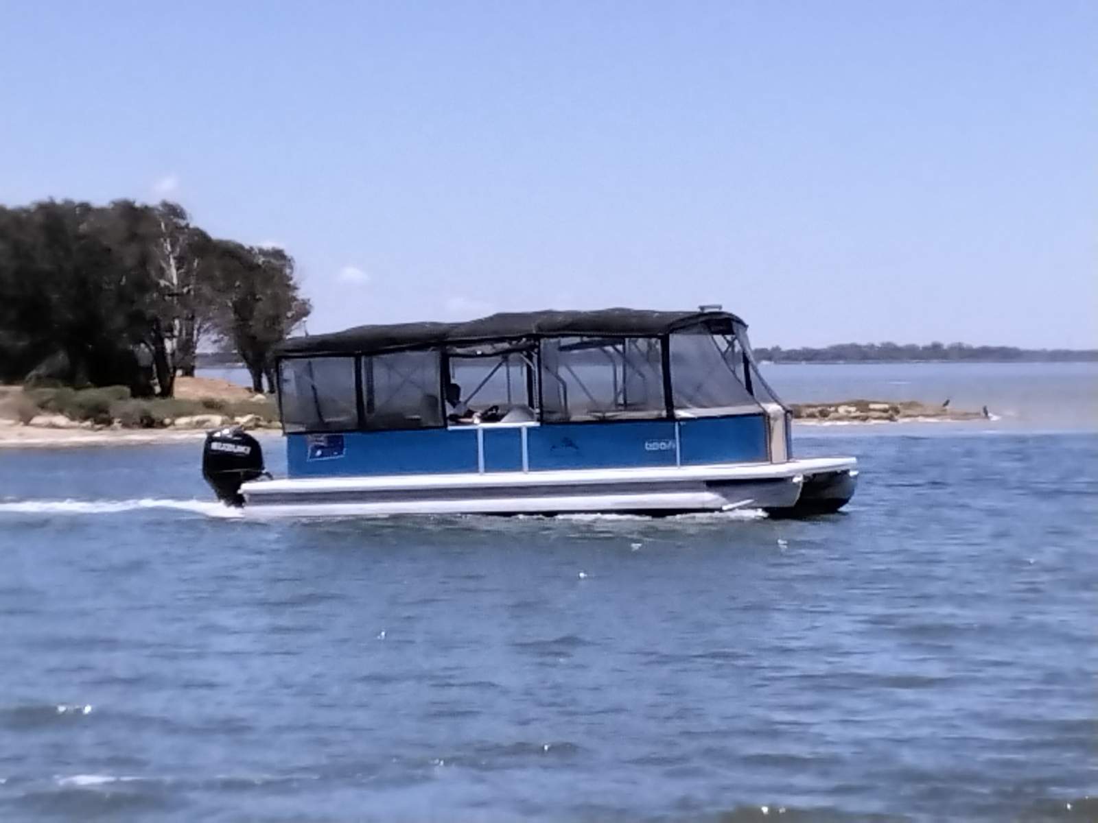 Runaway Bay Pontoon Boats 8m