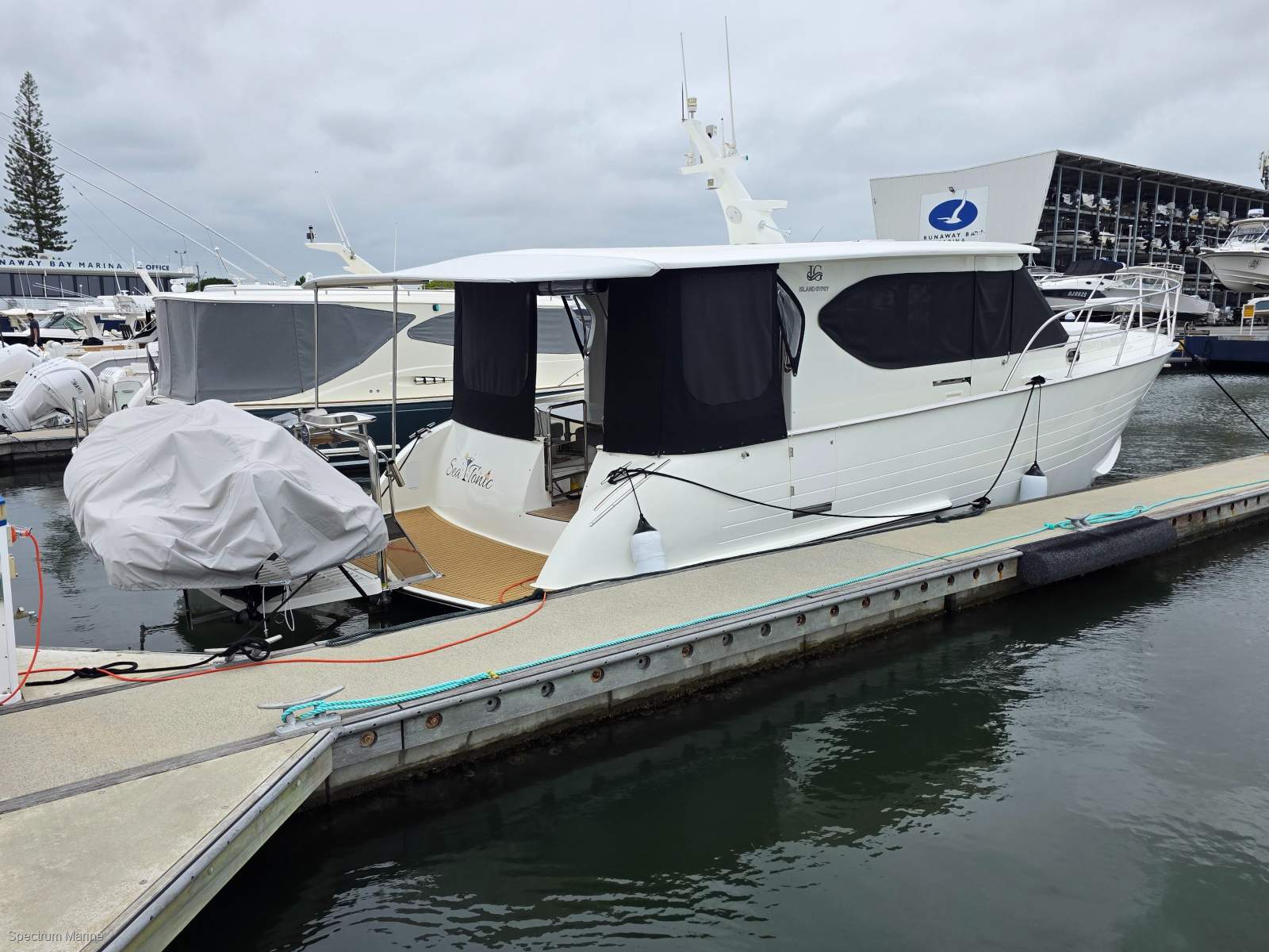 Island Gypsy 40 Wide Body "As New" 2024 model, stunning and highly optioned.