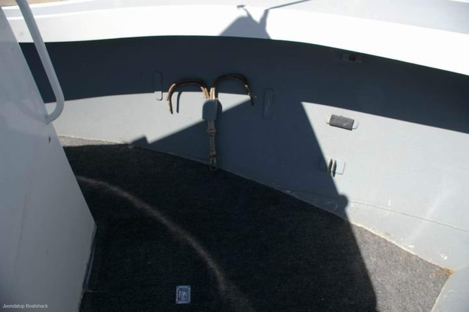 Dolphin 580 XL Nor-Wester center console