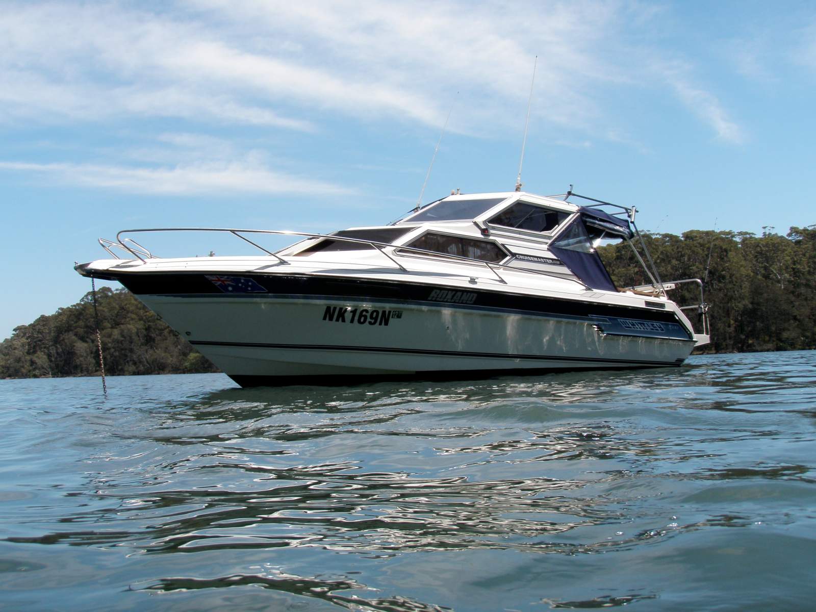 Whittley Cruisemaster Sovereign 2300 (7m) - Mercruiser Mag 350/300hp MPI Motor