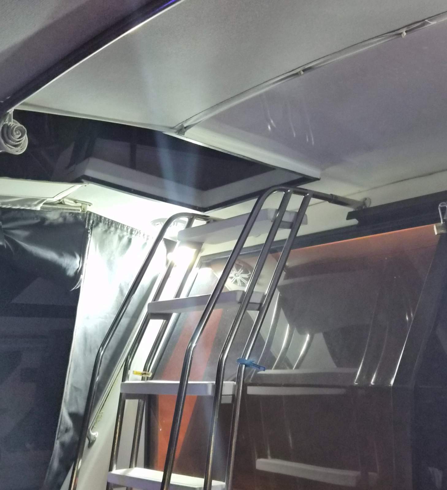 Symbol 41 Aft Cabin 2 cabin flybridge cruiser