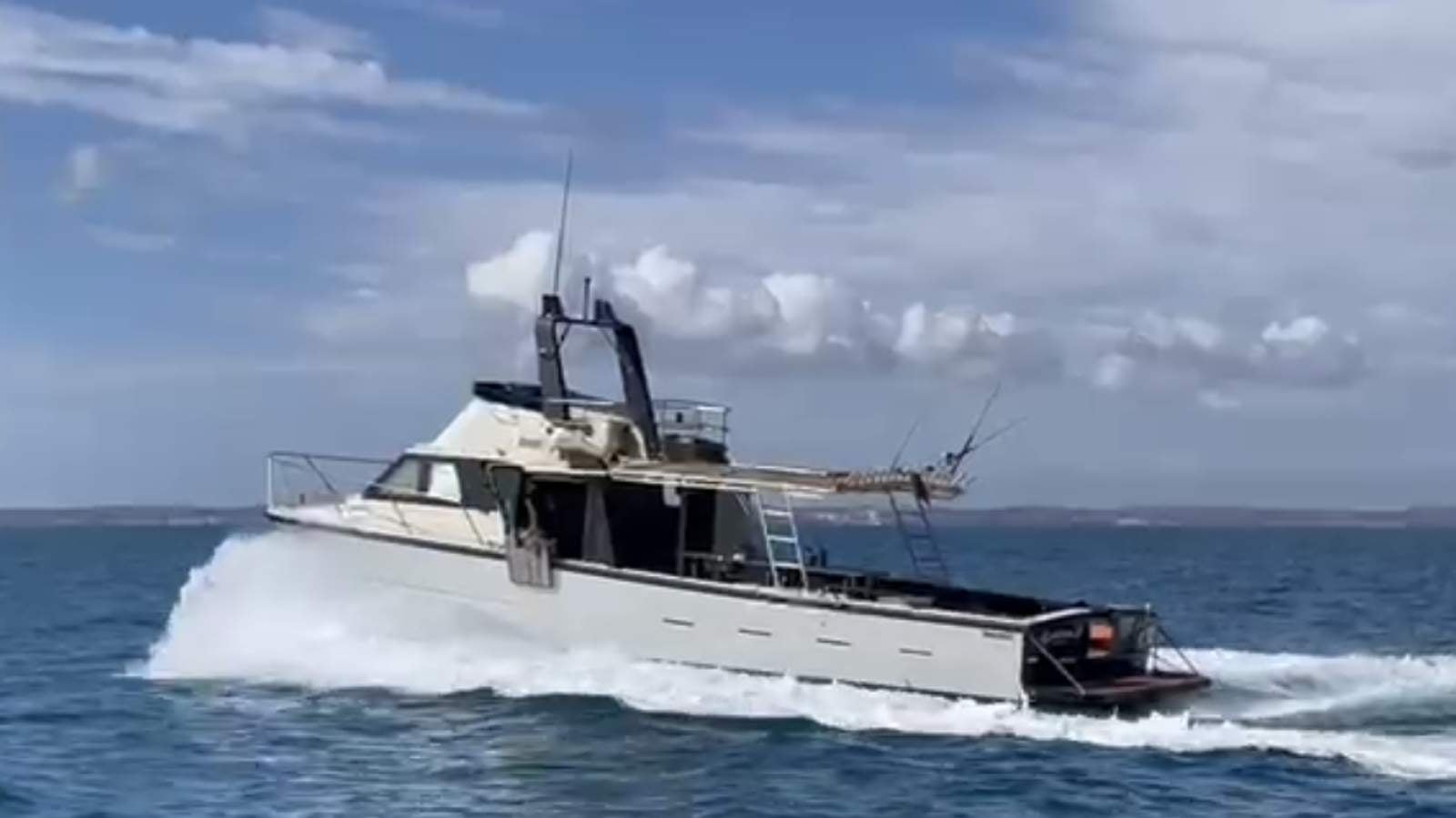 Randell 47 Flybridge Converted Cray