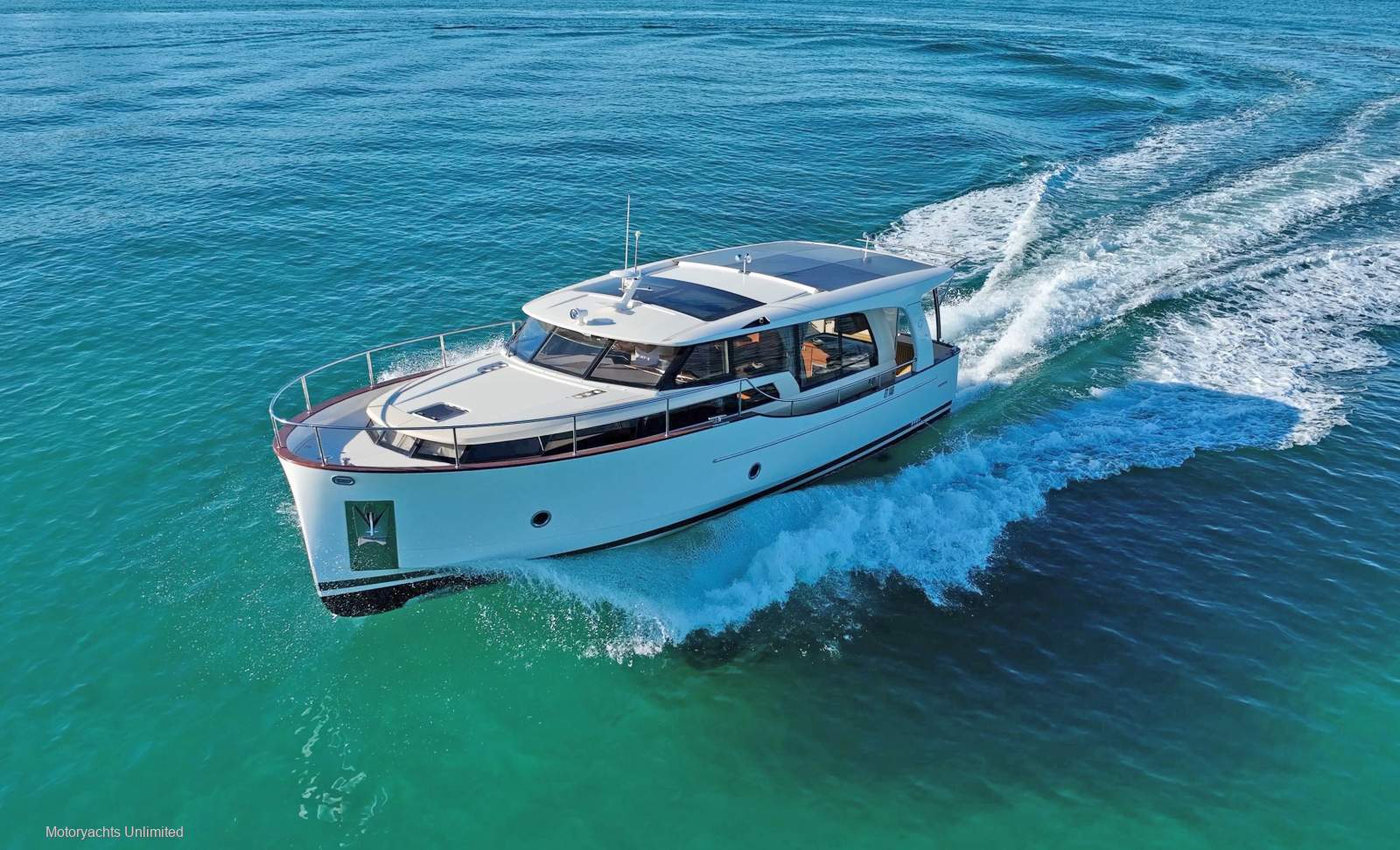 Greenline 40 Twin diesel, solar, lithium, two cabins