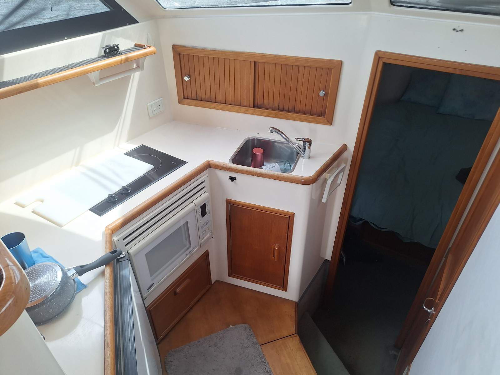 Riviera 33 Flybridge