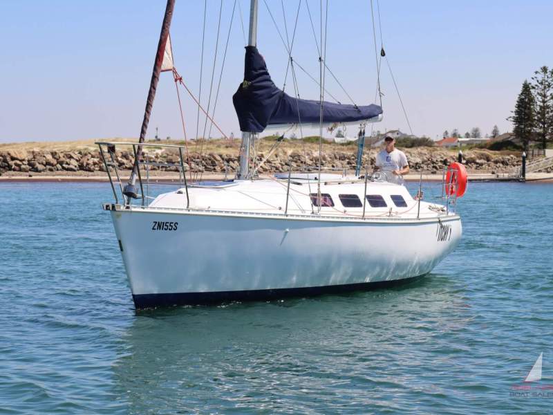 Beneteau First 32s5 Custom cruising cabin