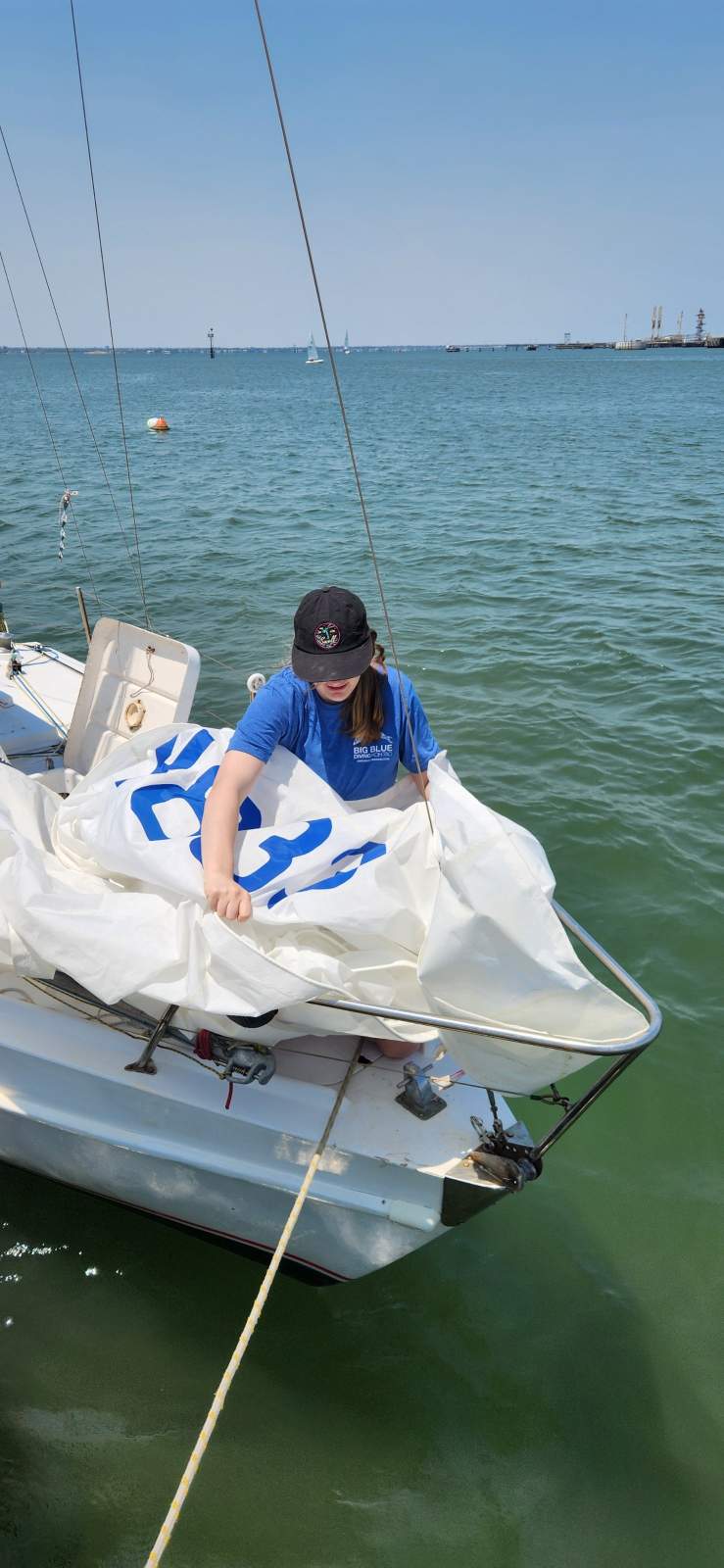 Hood 23 Shoal Draft Pop top and lifting centerboard