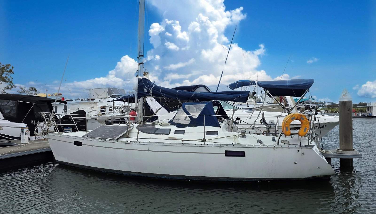 Beneteau Oceanis 35 for sale