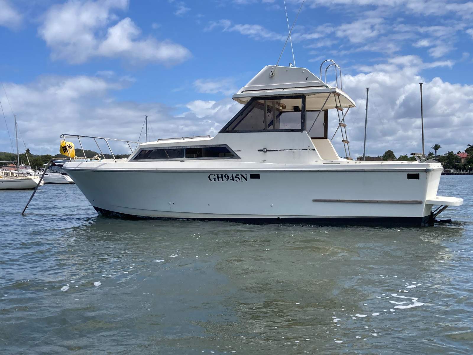 Mariner 28 Flybridge Low Price Add Value tidy up (Central Coast NSW)