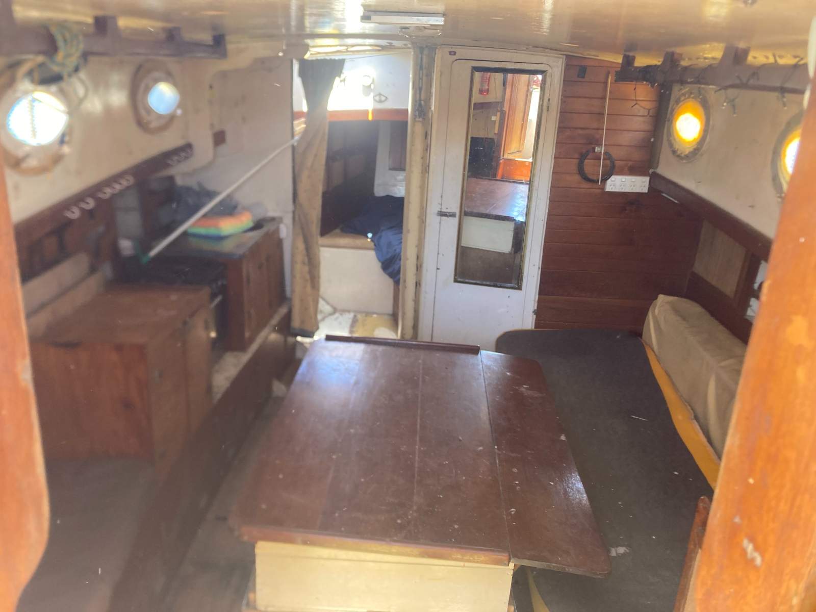 Roberts 33 Fiberglass Yacht Diesel (Sydney Harbour)