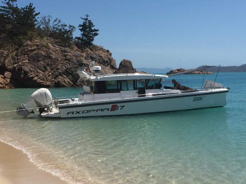 Axopar 37 Cross Cabin