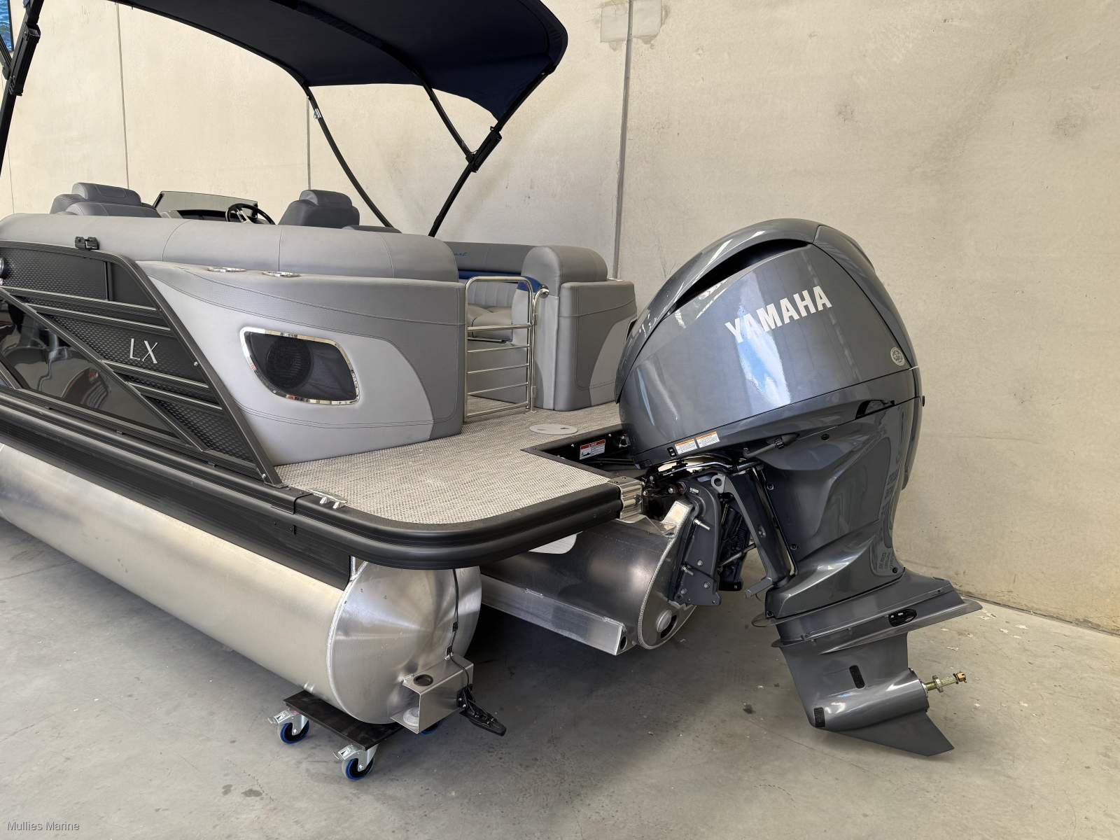 New Bennington Pontoon Boat 23 LX